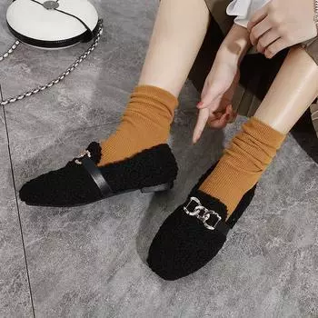 Женская обувь 2024 года, женские туфли на плоской подошве с металлическим украшением, повседневные туфли на плоской подошве, горячая распродажа, короткие плюшевые туфли на плоской подошве больших размеров 35 чёрный