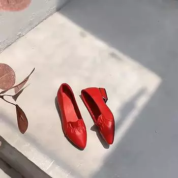 Женская обувь больших размеров из натуральной кожи, женская банкетная обувь без шнуровки, модная женская обувь красного цвета с острым носком 35 красный