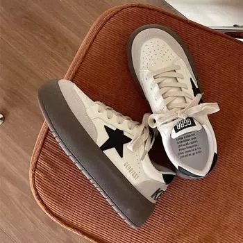 Женская обувь на толстой подошве в стиле ретро, белые туфли, женская осенняя новая вулканизированная универсальная корейская версия, кроссовки Star Sports для женщин 35 чёрный