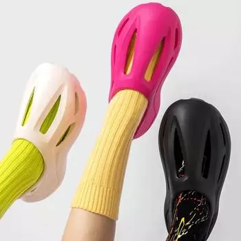 Женская обувь. Новые трендовые подходящие тапочки. Дизайнерские пляжные удобные сабо из ПВХ. Мягкие мужские женские сандалии в уличном стиле. 37