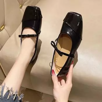 Женская обувь Осенние туфли на низком каблуке с квадратным носком Оксфорды Женская обувь Модис Осень Новое кожаное платье 2025 Мода Рим PU Резина 35 бежевый