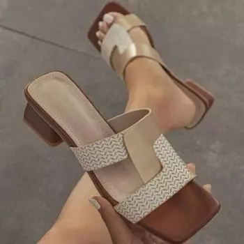 Женская обувь, пикантные женские шлепанцы из мягкой кожи, летние модные шлепанцы на каблуке для девочек, удобные сандалии 35