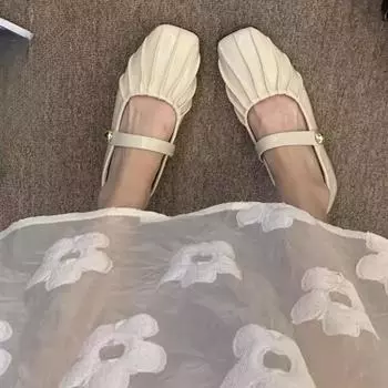 Женская обувь весна-осень, женская обувь на плоской подошве, однотонная, с квадратным носком, плиссированная, с металлическим декором 35 покинуть белый