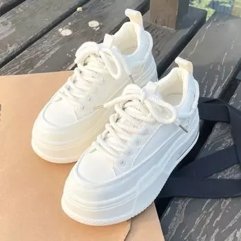 Женская обувь. Женские массивные кроссовки из однотонной кожи. Белые туфли на плоской платформе со шнуровкой на толстой подошве. 39 белый