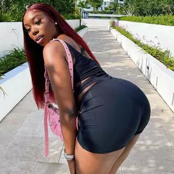 Женская одежда 2025 года, новая летняя мода, однотонный облегающий комбинезон с одним вращающимся рукавом S чёрный