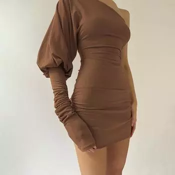 Женская одежда 2025 года, новинка зимы, модное индивидуальное облегающее платье с диагональным вырезом и плечами, облегающее бедра S серый