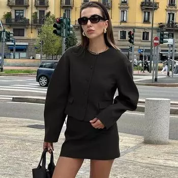 Женская одежда 2025 года, осень-зима, новый продукт, модный уличный кардиган на пуговицах с длинным рукавом, облегающий комплект с юбкой S чёрный