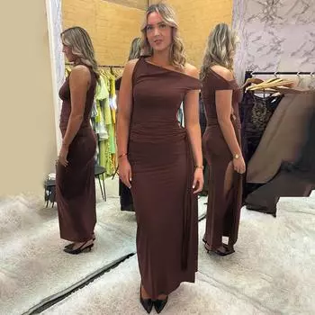 Женская одежда 2025 весна и лето новая мода облегающее косое воротничок без рукавов разрез вилка однотонное платье для женщин S коричневый