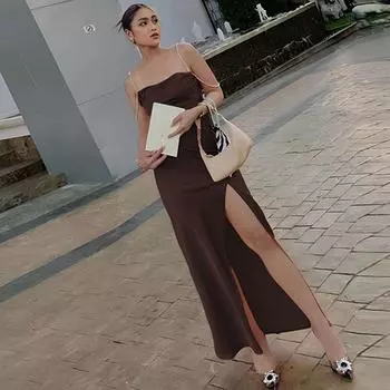 Женская одежда 2025 весна и лето новинки модное и сексуальное платье с разрезами на спине с цепочкой из бриллиантов и подвязками S розовый