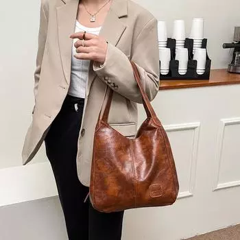 Женская однотонная большая вместительная сумка-ведро для отдыха из мягкого полиуретана с наклонным плечом One Size хаки