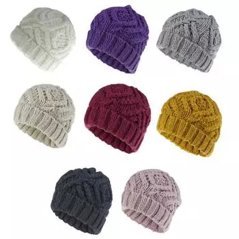 Женская однотонная вязанная шапка вино красного