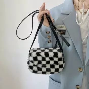 Женская осенне-зимняя новая модная сумка-седло Niche Plush Black and White Platinum Simple Crossbody женская сумка на одно плечо