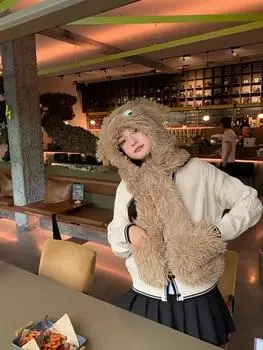 Женская осенне-зимняя шапка, шарф, перчатки, универсальный шарф с мультяшным принтом, милая плюшевая шапка, надеваемая поверх головы, защитная шапка для ушей белый