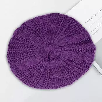 Женская осенне-зимняя шапка вязаная шапочка однотонная эластичная скрученная текстура сохраняет тепло чёрный