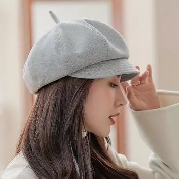 Женская осенне-зимняя восьмиугольная шляпа, модная британская модная однотонная шляпа с ягодами M56-58cm чёрный