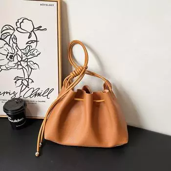 Женская плиссированная сумка Cloud 2024 года выпуска — вместительная, модная и идеальная для поездок на работу 33*13*22 чёрный