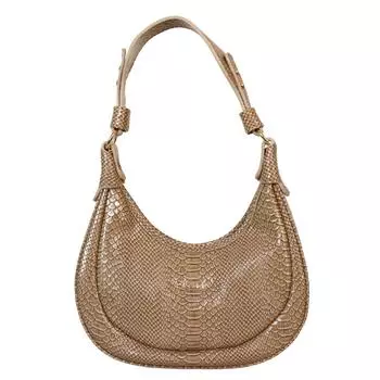 Женская повседневная модель со стильной сумкой