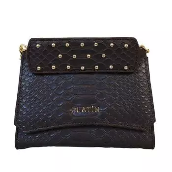 Женская повседневная модель со стильной сумкой