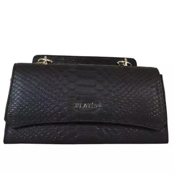 Женская повседневная модель со стильной сумкой