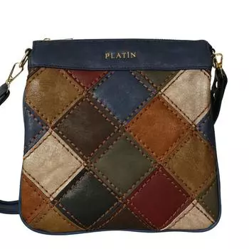 Женская повседневная модель со стильной сумкой