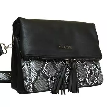 Женская повседневная модель со стильной сумкой