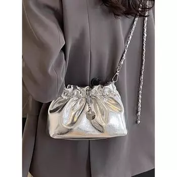 Женская серебряная сумка-облако с потрескивающим плиссированным узором: Шикарная сумка через плечо с универсальной цепочкой серебряный