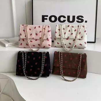 Женская стильная сумка с застежкой-защелкой Strawberry Chic Hobo Bag Большая вместимость Модный кошелек через плечо с цепочным ремешком для вечеринки и отпуска чёрный