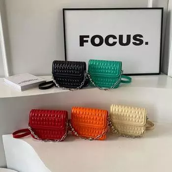 Женская сумка 2024 года, новая европейская и американская мода, маленькая квадратная сумка с текстурой, цепочка, сумка-мессенджер через плечо чёрный