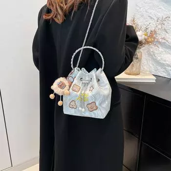 Женская сумка 2024 года, новая однотонная сумка-ведро в иностранном стиле, симпатичная, нишевая, с цепочкой, на одно плечо 15*11*18 чёрный