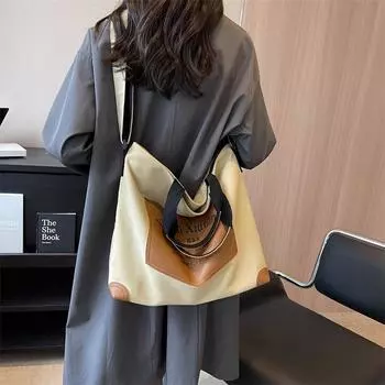 Женская сумка большой вместимости весной 2024 года, новая модная женская сумка на одно плечо, универсальная большая сумка из парусины, классная дорожная сумка