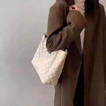 Женская сумка через плечо большой емкости, стеганая большая сумка, модная универсальная пригородная сумка 30x10x26cm чёрный