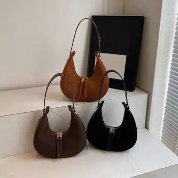 Женская сумка через плечо из искусственной замши, модная сумка через плечо, большая вместимость, стильная сумка-полумесяц, застежка-молния, модная сумка, шикарная сумка-хобо 23x7x23cm чёрный