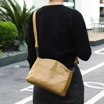 Женская сумка через плечо из натуральной кожи, модная универсальная корейская сумка через плечо, высокая текстура, мягкая кожаная маленькая сумка One Size чёрный