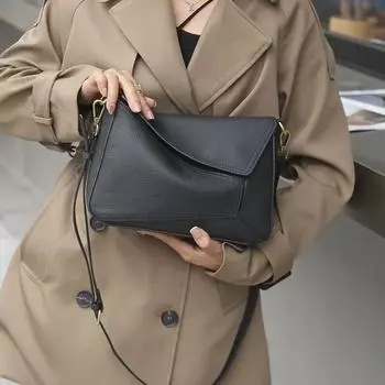 Женская сумка через плечо из натуральной кожи с геометрическим узором