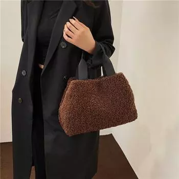 Женская сумка через плечо из плюшевой овечьей шерсти 2024 года — стильная сумка-тоут для ношения под мышкой на осень/зиму белый