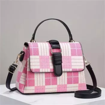 Женская сумка через плечо на одно плечо. Модная женская сумка в клетчатую полоску, длина 22 см, ширина 9 см, высота 11 см. розовый