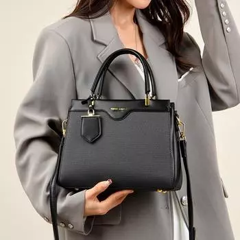 Женская сумка через плечо с рисунком личи, вместительная, практичная чёрный