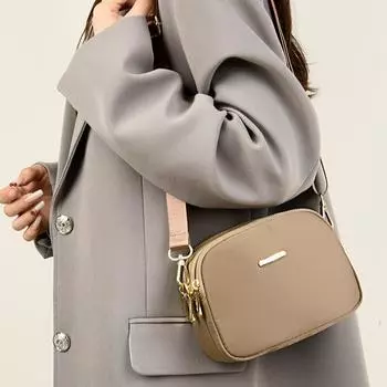 Женская сумка через плечо с широким ремнем, простая водонепроницаемая, с косым ремешком, снаружи, из ткани Оксфорд, небольшая квадратная сумка с разъемом для наушников чёрный