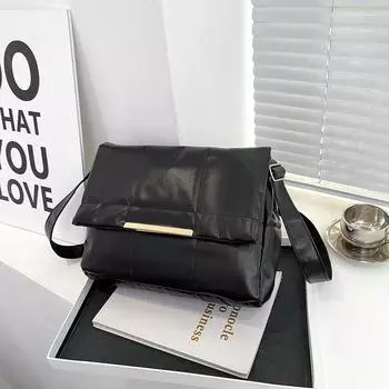 Женская сумка для поездок на работу в стиле ретро с клетчатой вышивкой нитками, большая вместимость, весна 2024, новинка, текстурированная мягкая кожаная сумка на одно плечо с косым ремнем чёрный