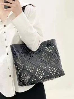 Женская сумка из натуральной кожи, известная в Интернете, сумка на подмышку в том же стиле, новая сумка-тоут, модная ажурная сумка большой вместимости, женская сумка на плечо 32x10x27 CM белый