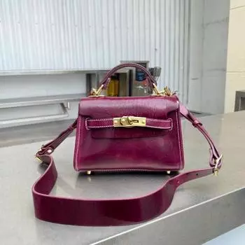 Женская сумка из натуральной кожи, новая маленькая квадратная сумка из коровьей кожи растительного дубления, женская сумка с текстурой и дизайном, сумка через плечо для поездок на работу 22815cm чёрный