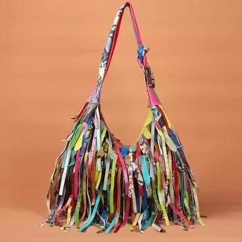 Женская сумка из натуральной кожи с кисточками и узором под змею. Повседневная сумка на одно плечо. разноцветный