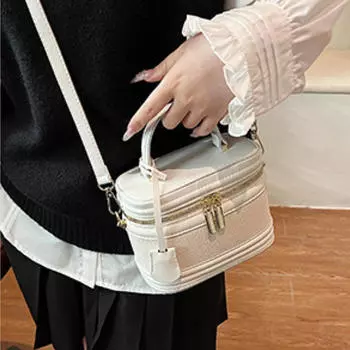 Женская сумка-клатч через плечо для поездок на работу, за покупками, на отдых белый