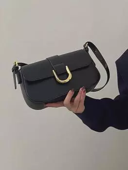 Женская сумка-мессенджер цвета красного вина в стиле ретро - коллекция осень/зима 2024 г., пряжка в форме подковы, маленькая квадратная сумка через плечо