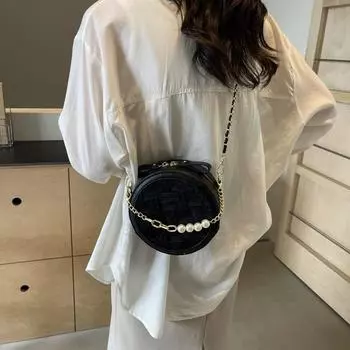 Женская сумка-мессенджер с жемчужной цепочкой, популярная новая летняя универсальная плетеная сумка-мессенджер, модная портативная маленькая круглая сумка чёрный