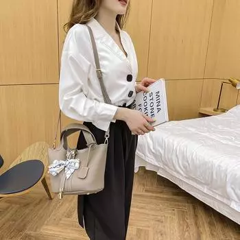 Женская сумка Минималистичная и эстетичная сумка Женские сумки Шарф с рисунком личи Сумка-ведро Сумка через плечо one size красный