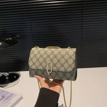 Женская сумка Модная маленькая квадратная сумка Текстура Pu Цепь Сумка через плечо Универсальная сумка подмышкой Сумка-мессенджер коричневый