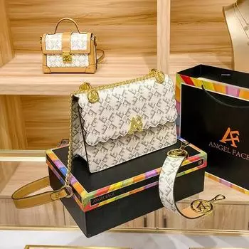 Женская сумка, новинка 2023 года, кожаная легкая роскошная ручная сумка через плечо, маленькая квадратная сумка на одно плечо с цепочкой премиум-класса M