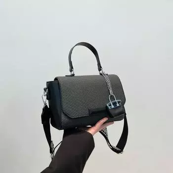 Женская сумка новый тренд высококлассная текстура большая вместимость портативная модная универсальная через плечо кроссбоди маленькая квадратная сумка чёрный