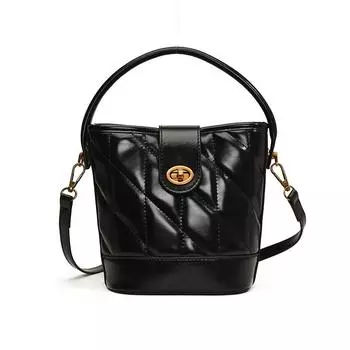 Женская сумка с бриллиантами — незаменимый аксессуар для моды и отдыха. чёрный